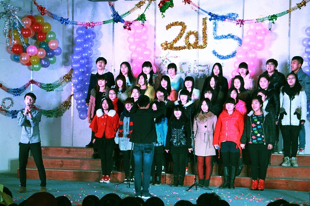 奔跑吧,2015!—我系举办迎新暨2015年新年师生联欢晚会 奔跑吧,2015!—我系举办迎新暨2015年新年师生联欢晚会